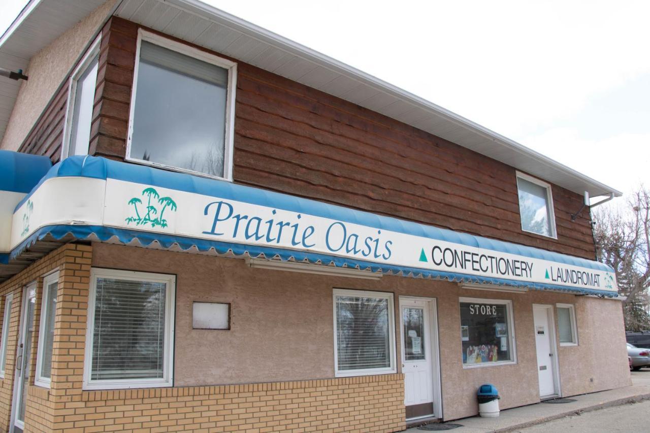 Prairie Oasis Tourist Complex Motel Moose Jaw Exterior photo